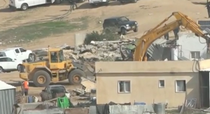 Israël détruit les maisons d'un village bédouin, tuant également 